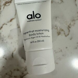 ALO Yoga Superfruit Moisturizing Body Lotion - Cream